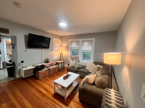 68 Beach St APT 4, Quincy, MA 02170