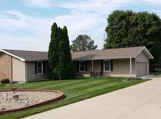 14732 Lunar Dr, Bloomington, IL 61705