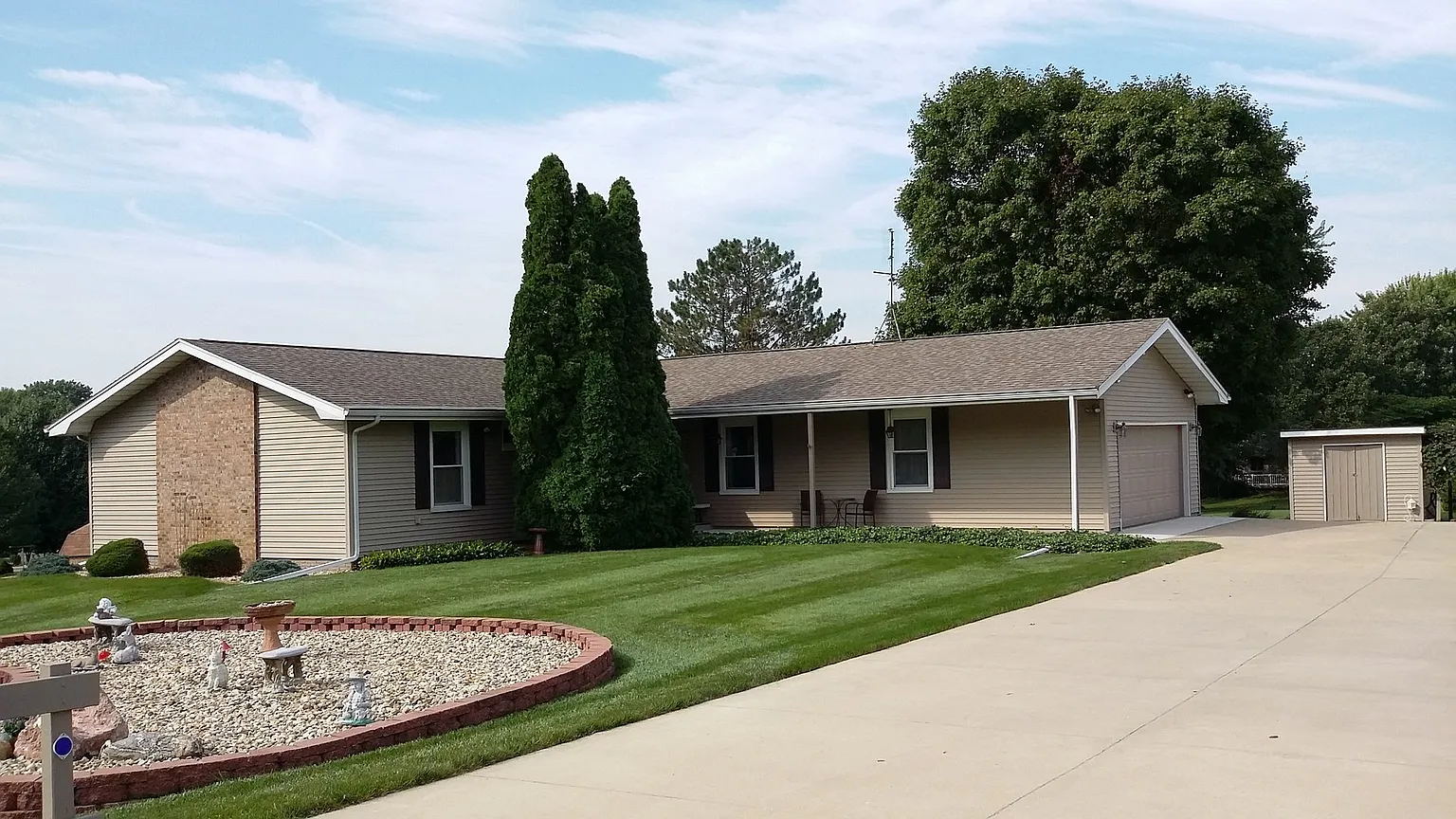 14732 Lunar Dr photo 1