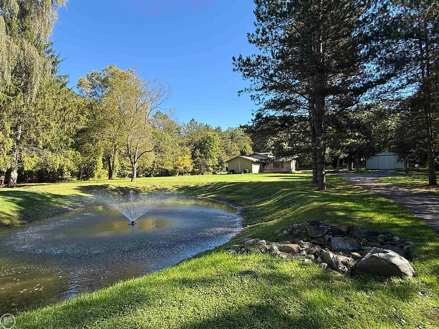 306 N Hurd Rd, Ortonville, MI 48462