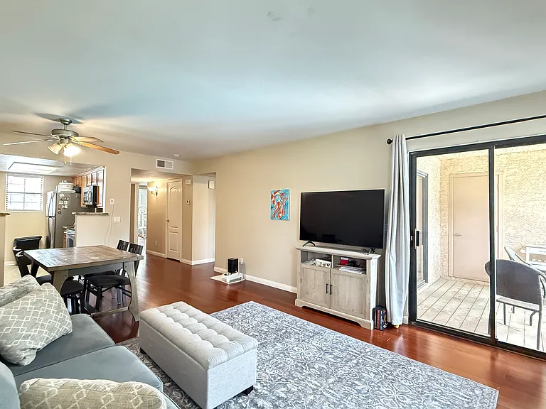 12079 Alta Carmel Ct — Photo 5