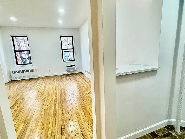 321 E 66th St #4D — Photo 8