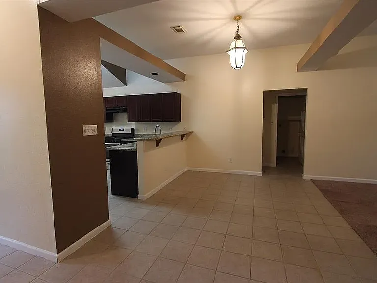 22715 Bridgewater Dr — Photo 5