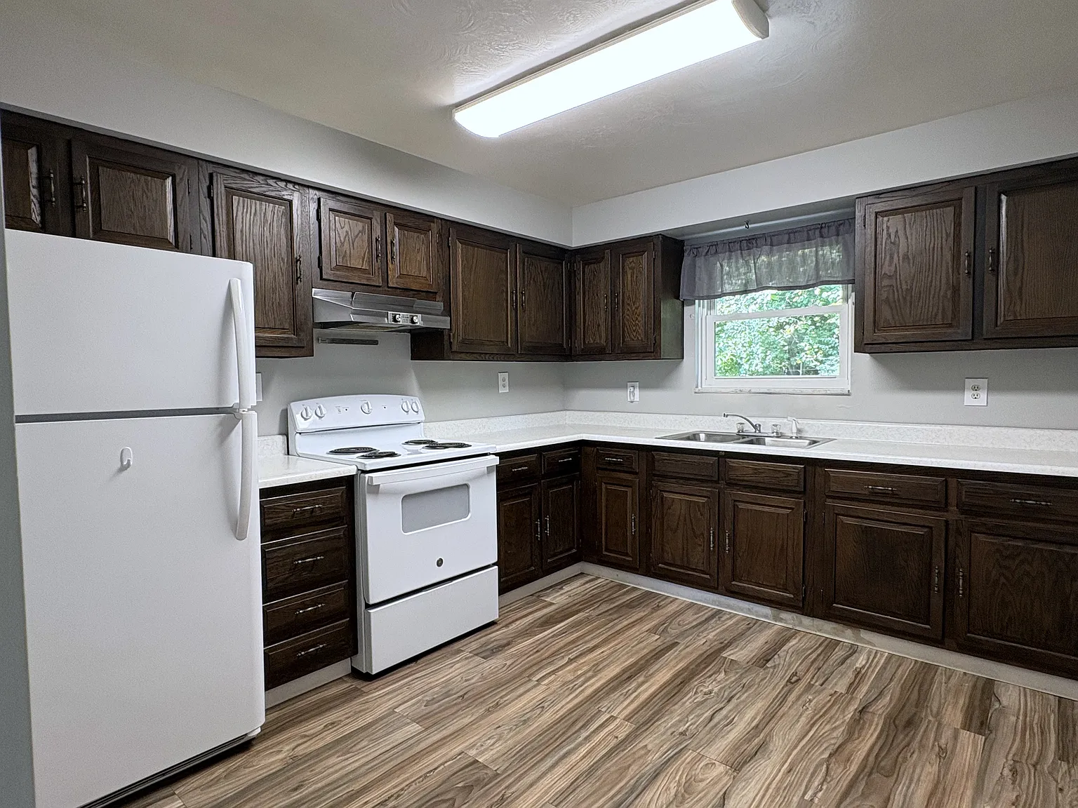 1 bed, 950 sqft, $1,000 — Photo 4