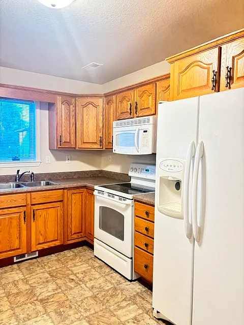 4 bed, 1400 sqft, $1,550 — Photo 4