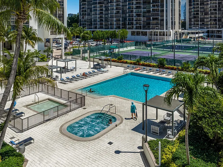 1901 Brickell Ave #B1809 — Photo 28