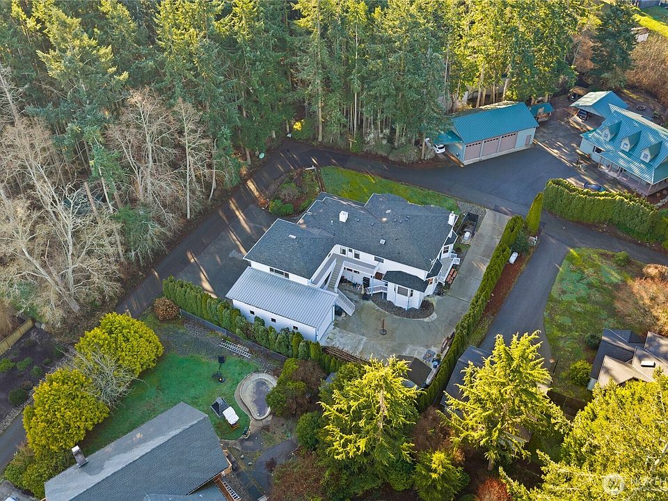 1st image of 2115 Fairway Lane