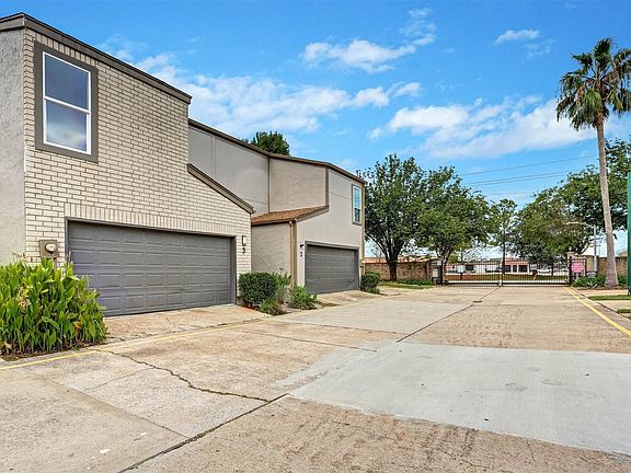 2nd image of 880 Tully Rd APT 3