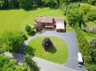 933 Floodman Rd, Palmyra, NY 14522