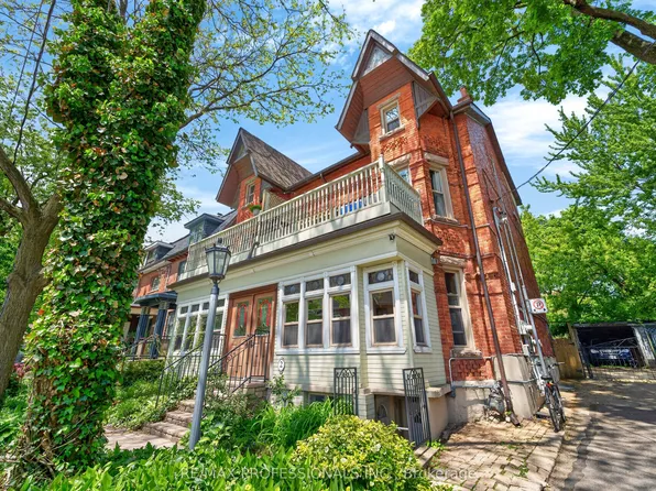 2 Afton Ave, Toronto, ON M6J 1R7