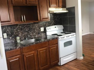 219 Lamplight Dr APT 1, Brodheadsville, PA