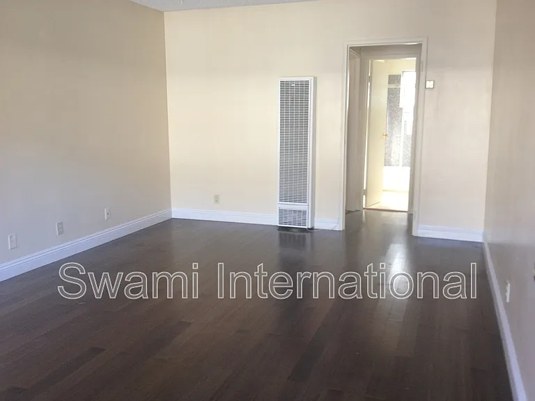 2804 W El Segundo Blvd #2 — Photo 8