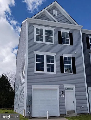 130 Metcalf Ter Photo 1