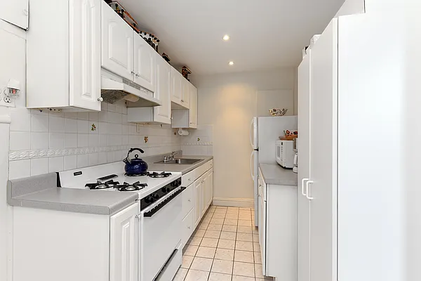 Sold by Keller Williams Realty Landmark | media 15