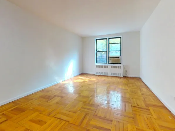 3178 Nostrand Avenue image 4 of 19