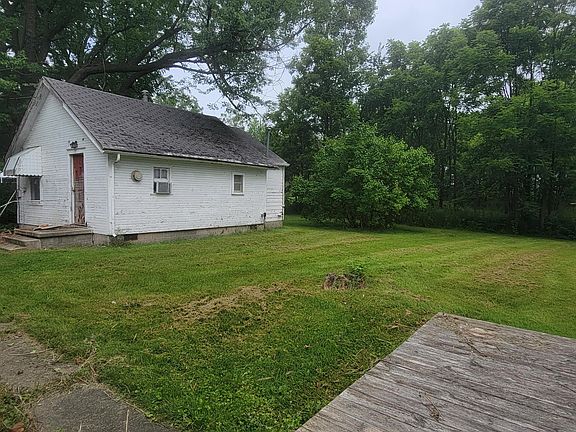 3rd image of 7211 E Saginaw Hwy