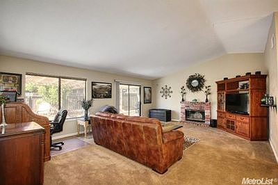 3rd image of 7923 Grandstaff Dr