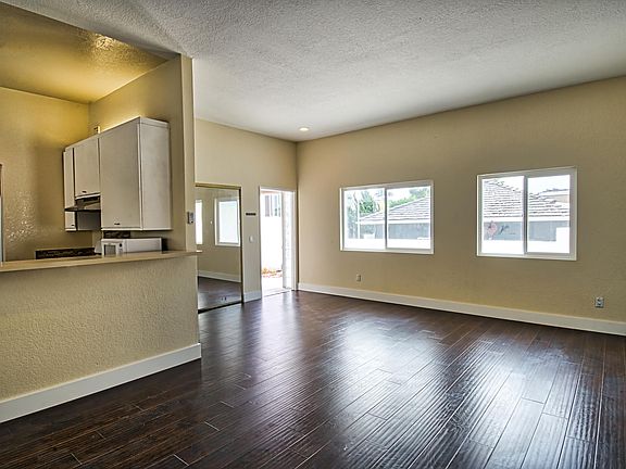 2nd image of 423.5 Westminster Ave #A