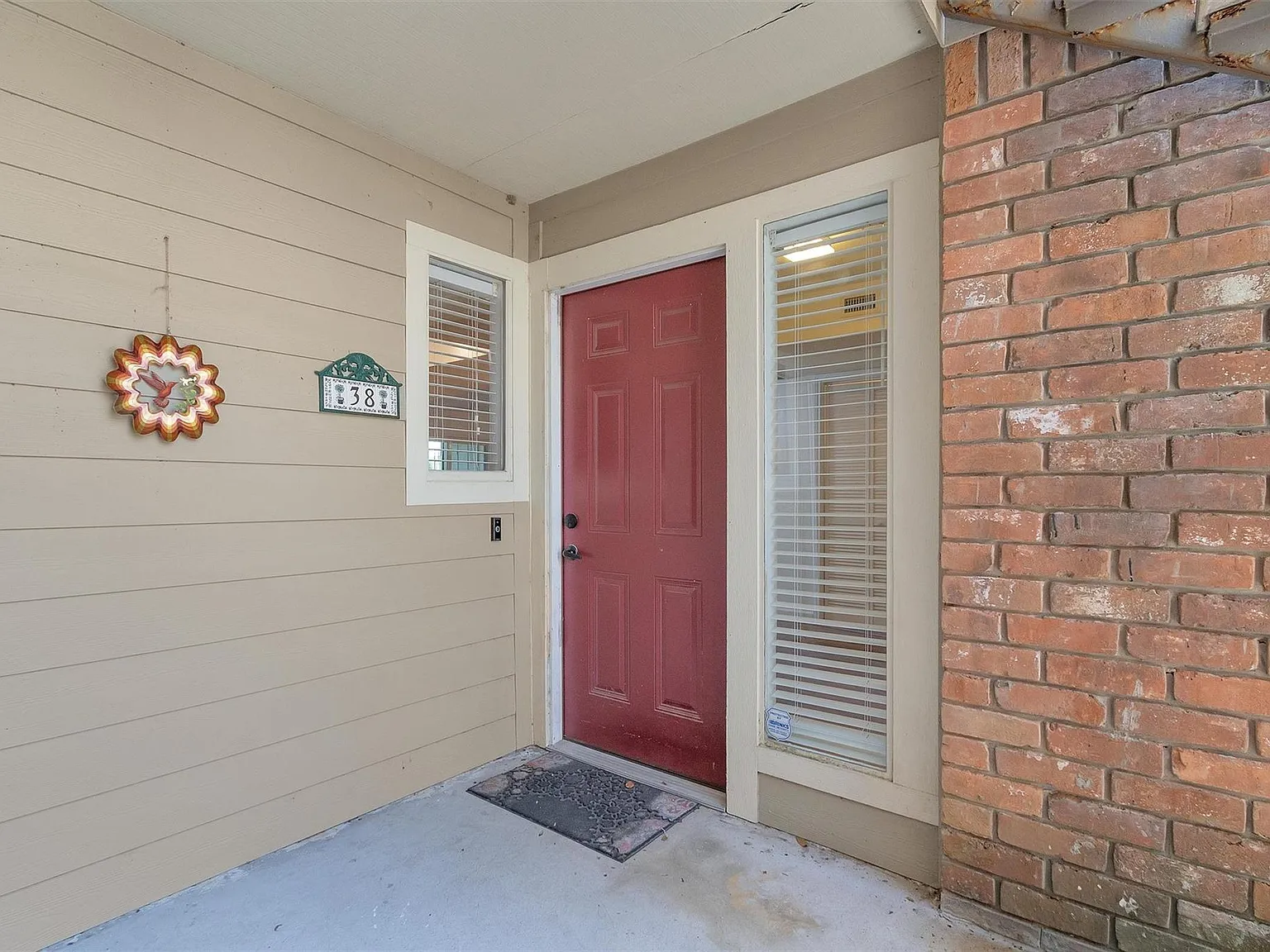 2 bed, 2.0 bath, 1298 sqft, $1,700 — Photo 2