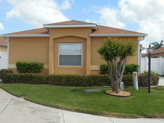 2nd image of 1417 Chateau Way