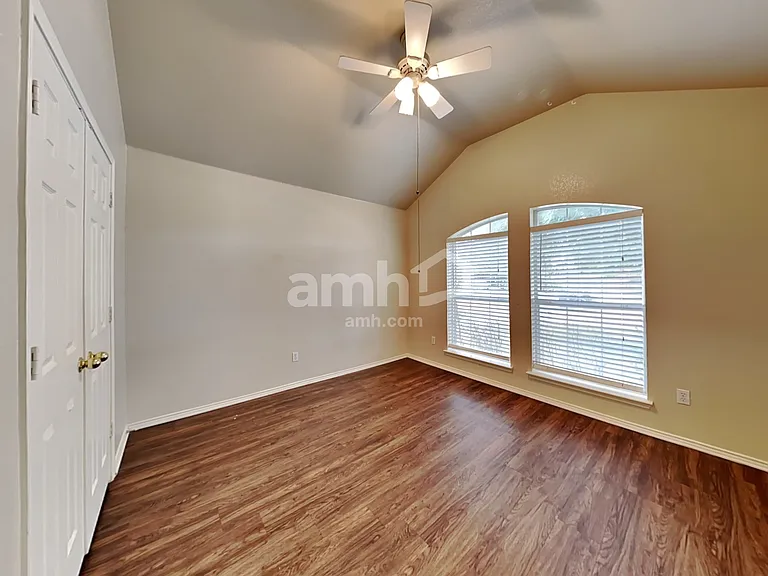 3213 Scenic Glen Dr — Photo 12