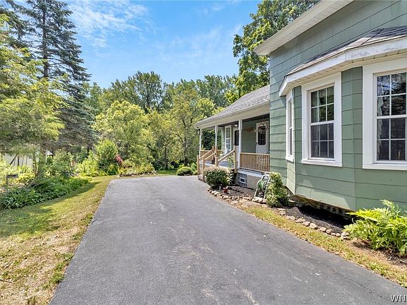5th image of 301 Bennett Rd