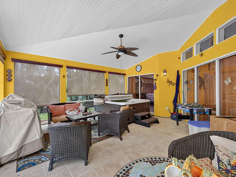3077 SE Galt Cir — Photo 35