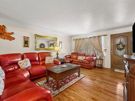 4th image of 411 Clair Dr