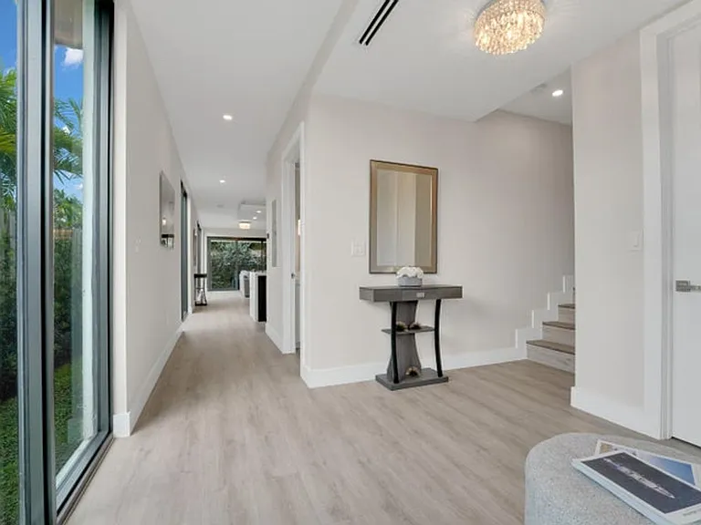 1238 NE 17th Ave #2 — Photo 4