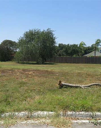 2nd image of 831 Belinda Cir