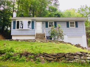 78 Hillside Ter, Andover, NJ 07821