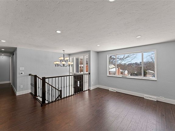 3rd image of 3430 Fawn Valley Ln