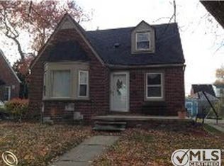15280 Couzens Ave, Eastpointe, MI 48021