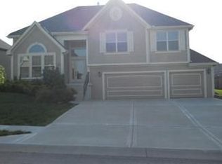 9017 N Agnes Ave, Kansas City, MO 64156