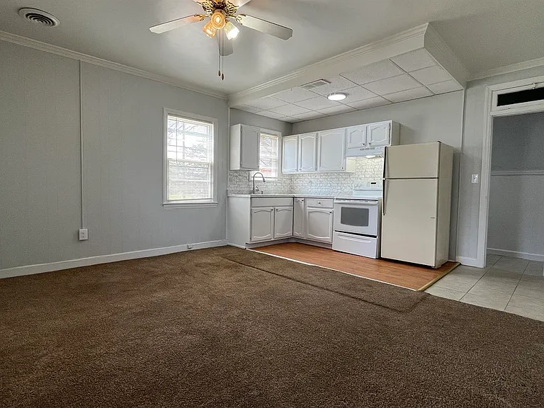 704 Blue Ridge Ave #5 — Photo 4