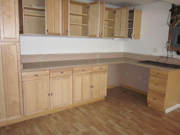4th image of 3400 Kuehling Dr