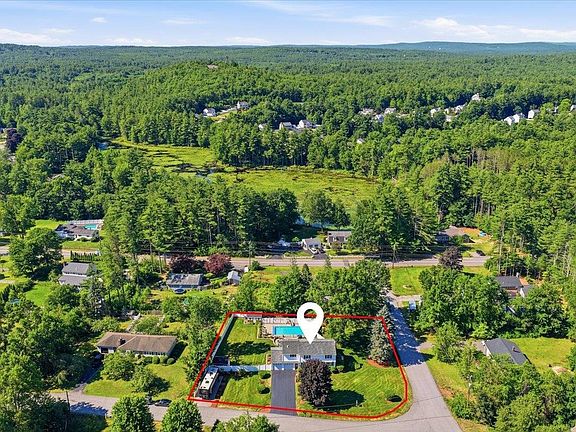 3rd image of 1 Valleyview Drive