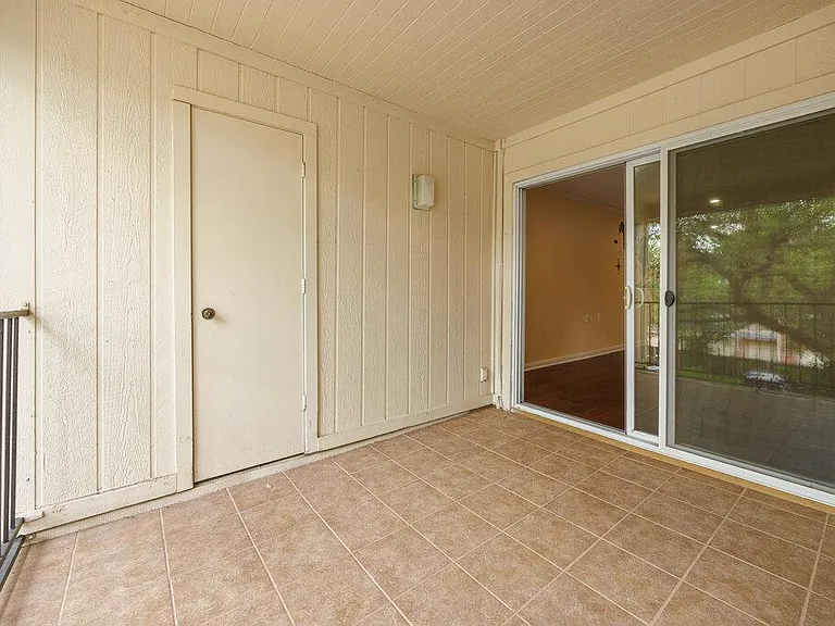 100 Lorenz Rd — Photo 23