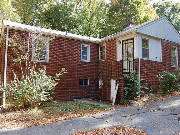 4th image of 605 Woodlawn Pike
