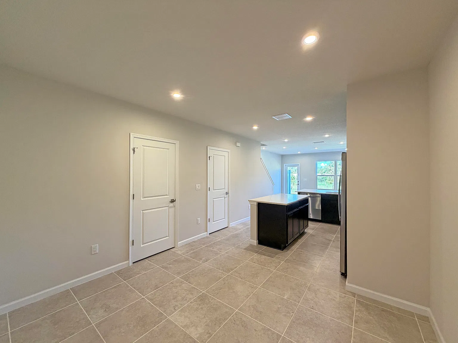 3 bed, 2.5 bath, 1440 sqft, $2,200 — Photo 4