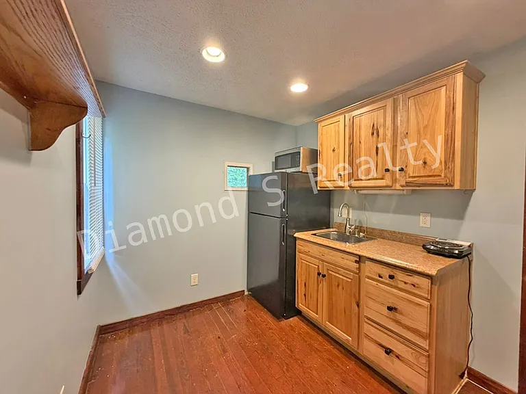 1313 S Jefferson Ave, Spfd — Photo 5