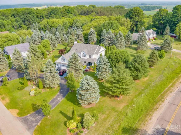 2989 Bunting Dr, West Branch, MI 48661