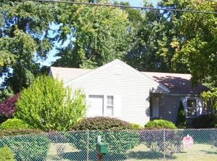 26 Cheyenne Rd, Springfield, MA 01109