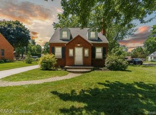 3805 Lincolnshire Rd, Waterford, MI 48328