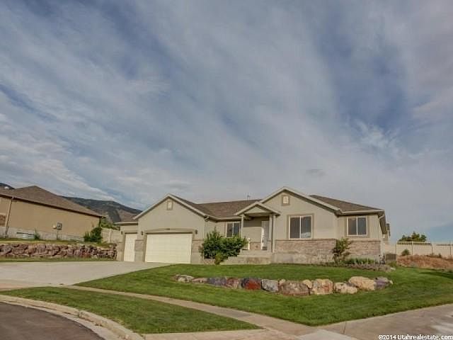 1st image of 3331 S Red Tailed Cres