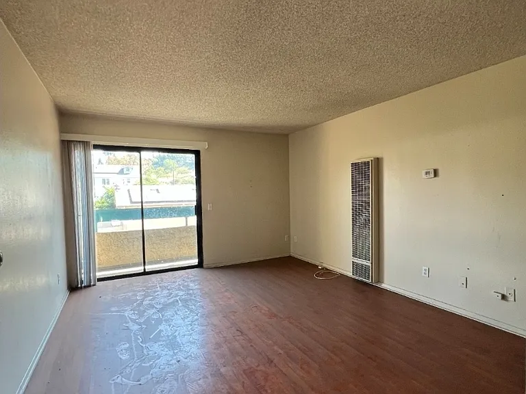 419 N Mountain View Ave #206 — Photo 1