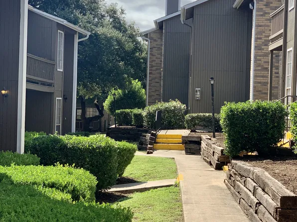 Broken Oak Townhomes