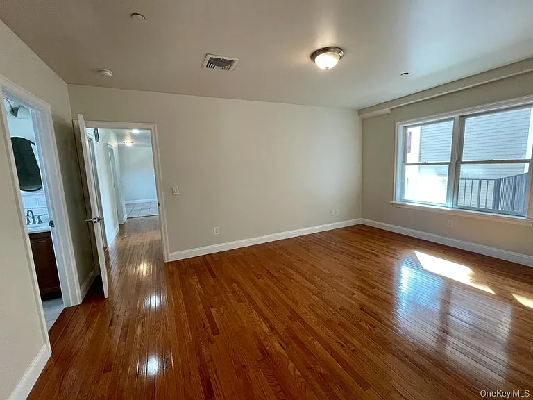 5 Brandreth St #2B — Photo 4