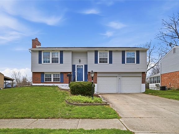 3rd image of 4061 Forest Ridge Blvd