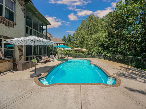 325 Sterling Manor Cir, Alabaster, AL 35007